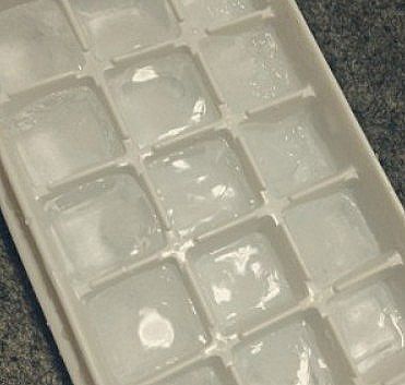 氷に塩をかけるとなぜ温度が下がるの なぜ早く溶けるの トレンドピックアップ